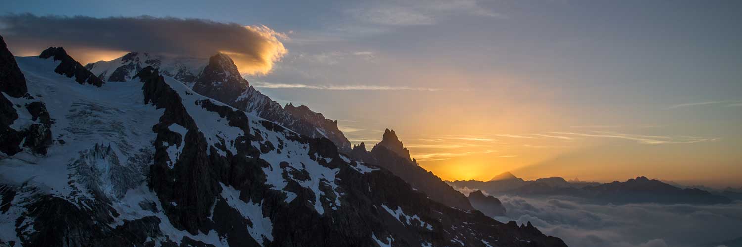 Lever de soleil à l'aiguille des glaciers